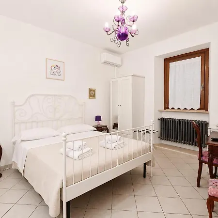 La Viola - A Due Passi Dal Mare, Centro Storico E Stazione Bed & Breakfast Senigallia