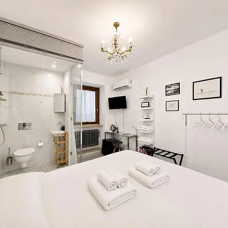 La Viola - A Due Passi Dal Mare, Centro Storico E Stazione Bed & Breakfast